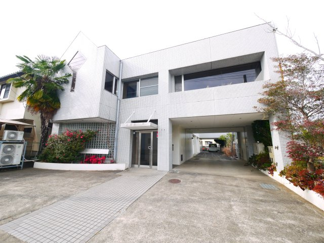 成田市東町　中古戸建の外観|鉄筋コンクリート造り（RC）10LDK 車6台可能 スーパーマックスバリュ徒歩約7分 