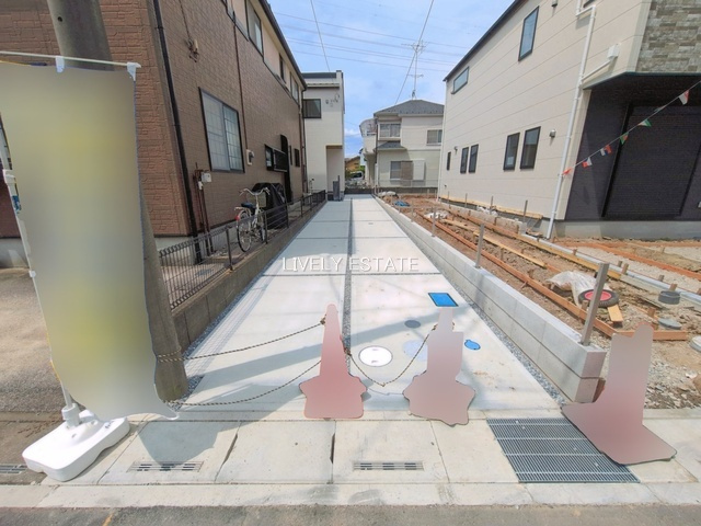 越谷市大字大泊 新築分譲住宅 の駐車場