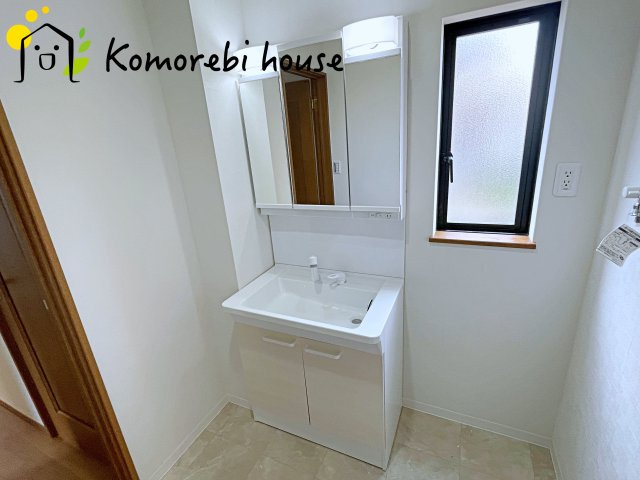 さいたま市見沼区御蔵　中古一戸建ての独立洗面台|独立洗面台です