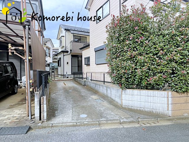 さいたま市見沼区御蔵　中古一戸建ての駐車場|駐車場に車を止められます