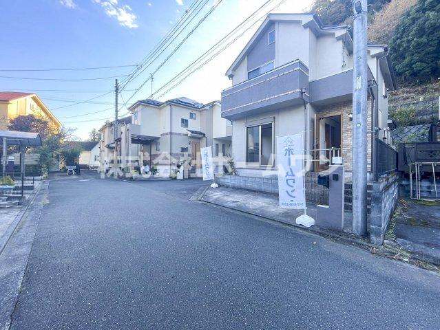 青梅市梅郷6丁目　中古戸建の前面道路含む現地写真