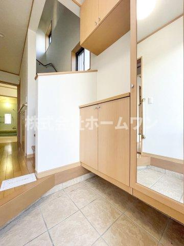 青梅市梅郷6丁目　中古戸建の玄関