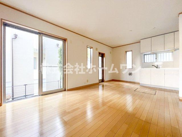 青梅市梅郷6丁目　中古戸建の居間・リビング