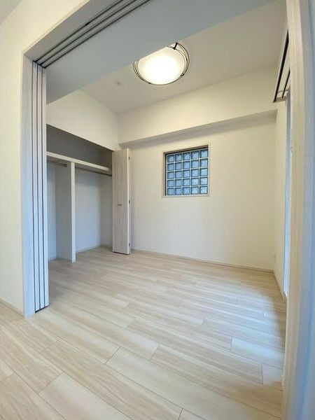 プレジオ弁天町ASIANの洋室