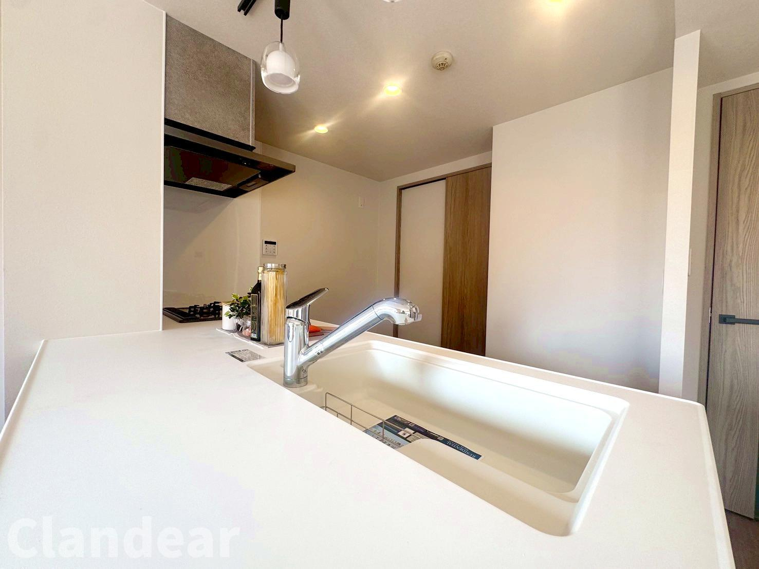 新松戸ガーデニアのキッチン|ドキドキの新生活も、安心してスタート。ぴったりの住まいを見つけませんか？クランディアが一緒に住まい選びをサポートします‼　まずは、お気軽にお問合せください　＃クランディア