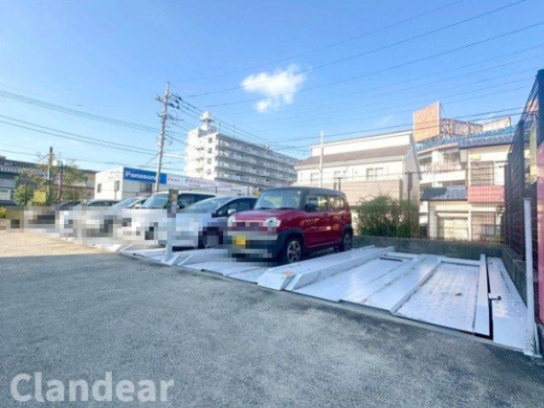 新松戸ガーデニアの駐車場|ドキドキの新生活も、安心してスタート。ぴったりの住まいを見つけませんか？クランディアが一緒に住まい選びをサポートします‼　まずは、お気軽にお問合せください　＃クランディア