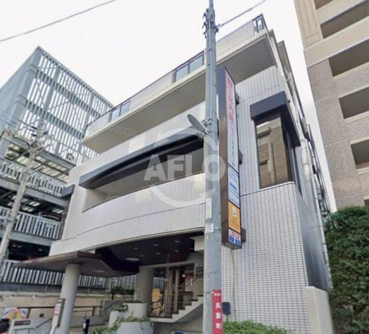 サンロイヤル池田駅前の外観