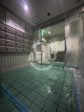 サンロイヤル池田駅前のロビー