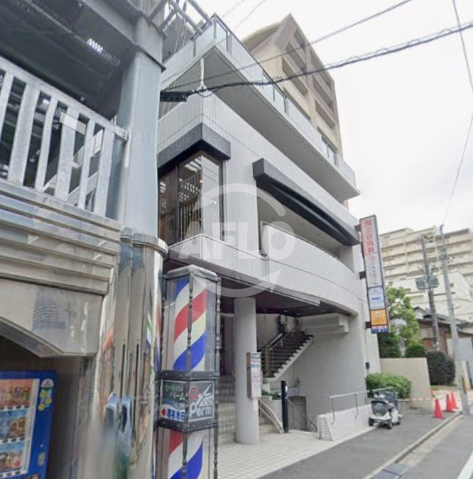 サンロイヤル池田駅前の外観