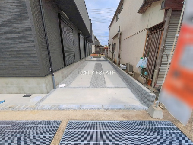 越谷市弥栄町2丁目 新築分譲住宅 全2棟 1号棟の駐車場
