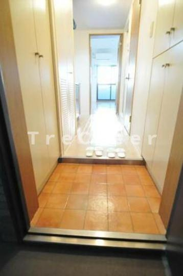 メゾンドヴィレ本駒込の玄関