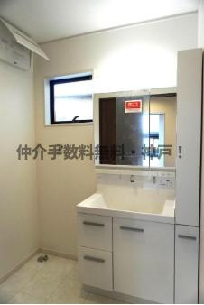 【独立洗面台】 | 明石市朝霧町2丁目　新築戸建　仲介手数料無料！ | 朝の支度にも助かる、独立の洗髪洗面化粧台