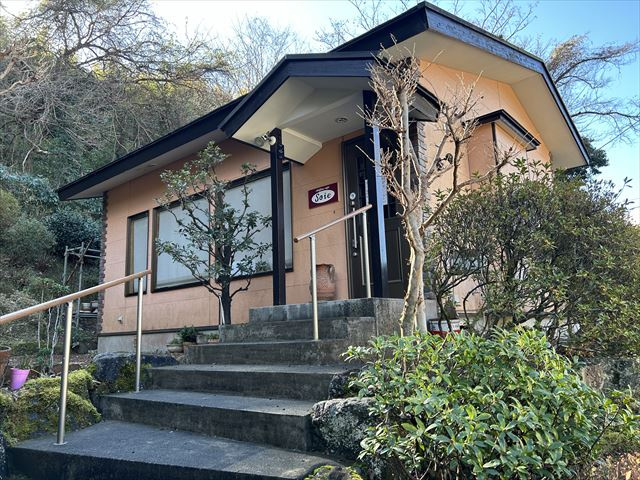 薪ストーブのある店舗付き住宅