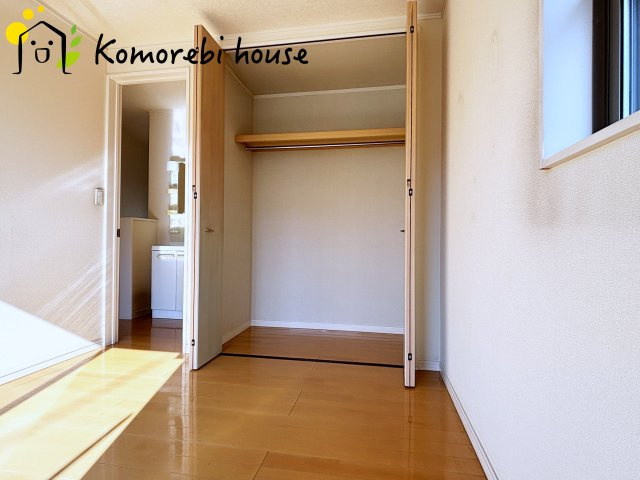 伊奈町西小針一丁目　中古一戸建ての子供部屋|5.25帖の洋室です