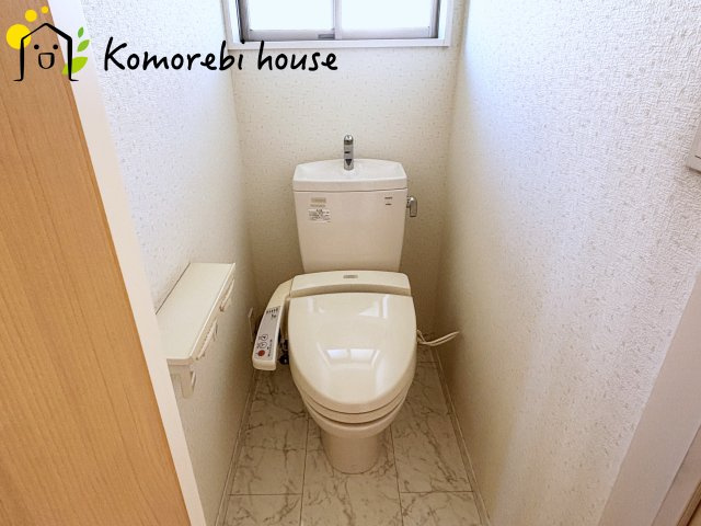 伊奈町西小針一丁目　中古一戸建てのトイレ|2階のトイレです