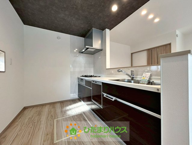 ワイウッドコート幸手市中第1期　新築一戸建て　01　のキッチン