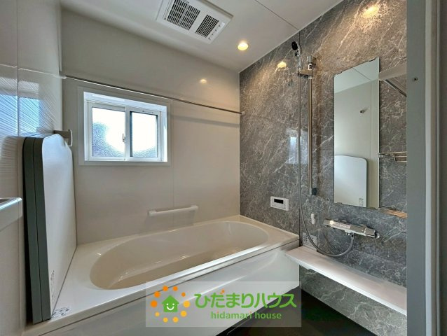 ワイウッドコート幸手市中第1期　新築一戸建て　01　の浴室