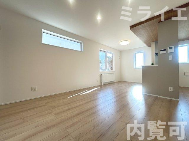 【新築戸建】札幌市南区川沿11条1丁目2棟の居間・リビング