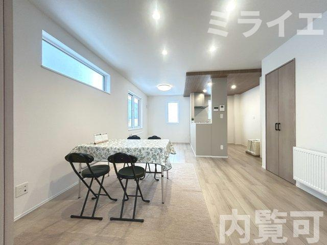 【新築戸建】札幌市南区川沿11条1丁目2棟の居間・リビング|同仕様物件