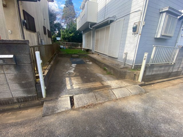 【駐車場】