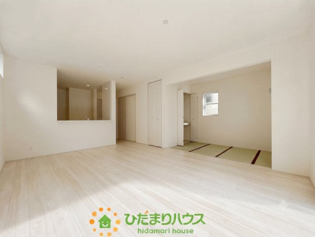 久喜栗原第2　新築一戸建て　07　リーブルガーデンの居間・リビング|17帖の大型LDK！！
