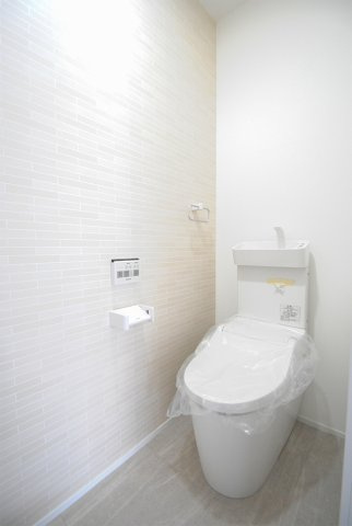 東御市和　中古住宅のトイレ