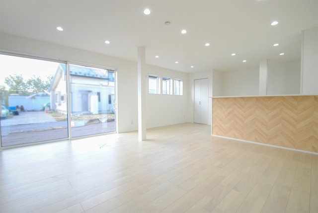 東御市和　中古住宅の居間・リビング