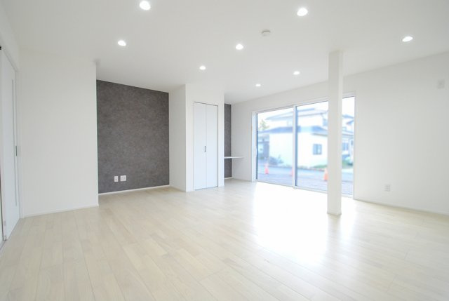 東御市和　中古住宅の居間・リビング