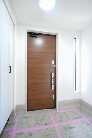 東御市和　中古住宅の玄関