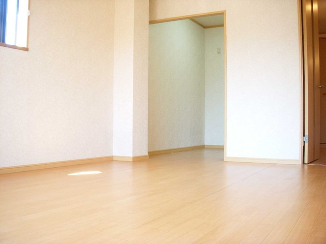 熊本市北区楡木４丁目のアパートの居間・リビング