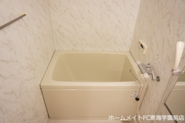 熊本市北区楡木４丁目のアパートの浴室