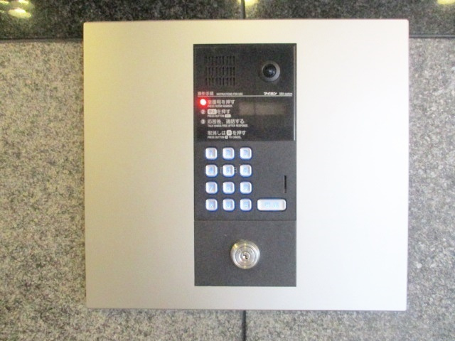 ネオ・プロミネンスのセキュリティ|モニタ付オートロック完備☆