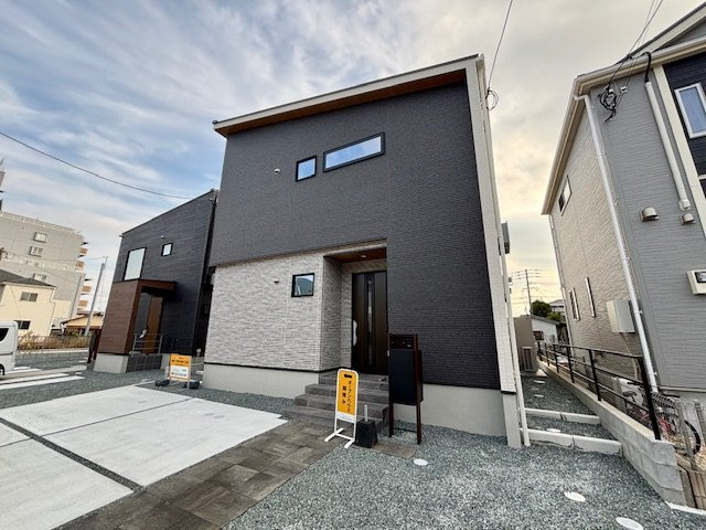 小郡市小板井　1号地の外観|シンプルで飽きのこないデザインですね♪