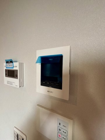 小郡市小板井　1号地のセキュリティ|モニタ付きインターホンは来客をを確認できます、小さなお子様や女性だけのお留守番でも安心です♪