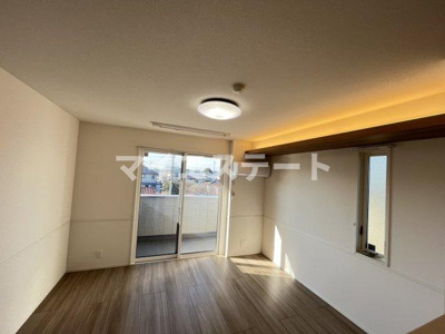 【居間・リビング】 | グランツェーレ八代  | 同型・現況優先（写真は303号室）