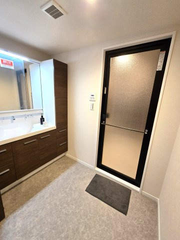 ルッシュ西公園の独立洗面台