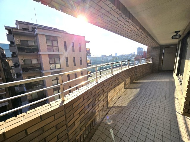 ルッシュ西公園のバルコニー