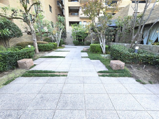 ルッシュ西公園の外観