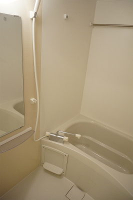 【浴室】 | リブリ・マランド 千葉中央 | コンパクトで使いやすいお風呂です