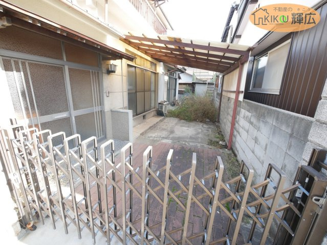 姫路市飾磨区下野田3丁目　中古戸建の駐車場
