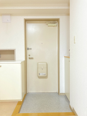 【玄関】 | 勝山ビル | 明るい玄関です