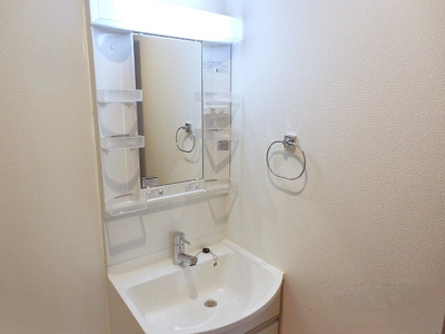 【洗面所】 | エコーハイツⅠ | 忙しい朝には欠かせない洗面所です