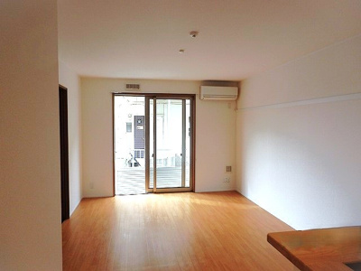 【居間・リビング】 | エコーハイツⅠ | こちらの居間で趣味の時間をお楽しみください