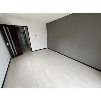 【居間・リビング】 | セゾン・ドゥ・ブランシェ千葉中央 | ゆったり過ごせる居間です