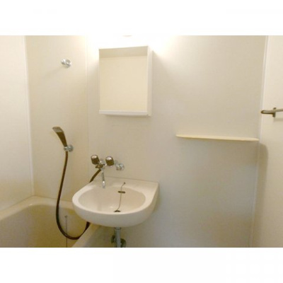 【洗面所】 | レピュート高岡C | 広い洗面スペース