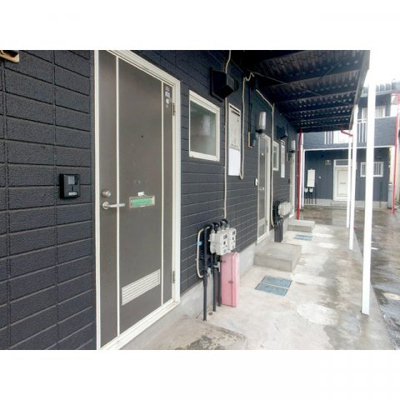 【玄関】 | レピュート高岡C | 明るい玄関です