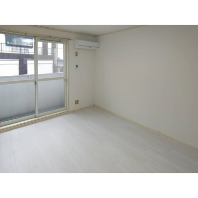 【居間・リビング】 | レピュート高岡C | リビングです