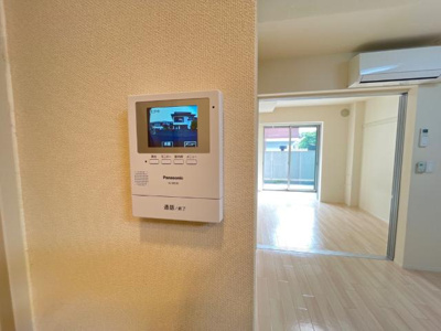 【内装】 | イルミナーレ | カメラ付インターホン