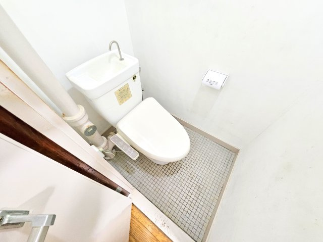 浜町マンションのトイレ|他号室の写真の為異なる場合は、現況優先とします。