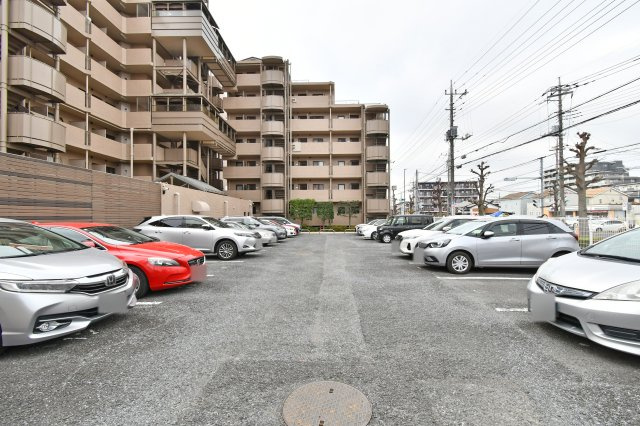 サンライフ東浦和の駐車場|■私共は、強引なセールスは致しません。『今買えるから大丈夫』ではなく、『買った後の本当の幸せは何か』を考えた上でのご提案を徹底しております。どうぞお気軽にご連絡下さいませ。